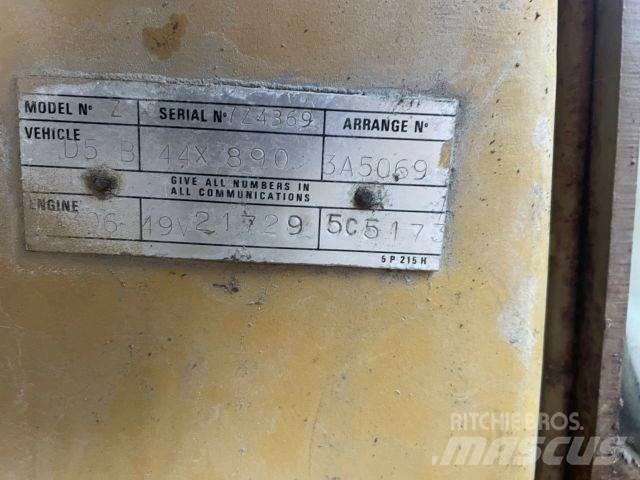 CAT D5B 44x890 Buldožeri gusjeničari