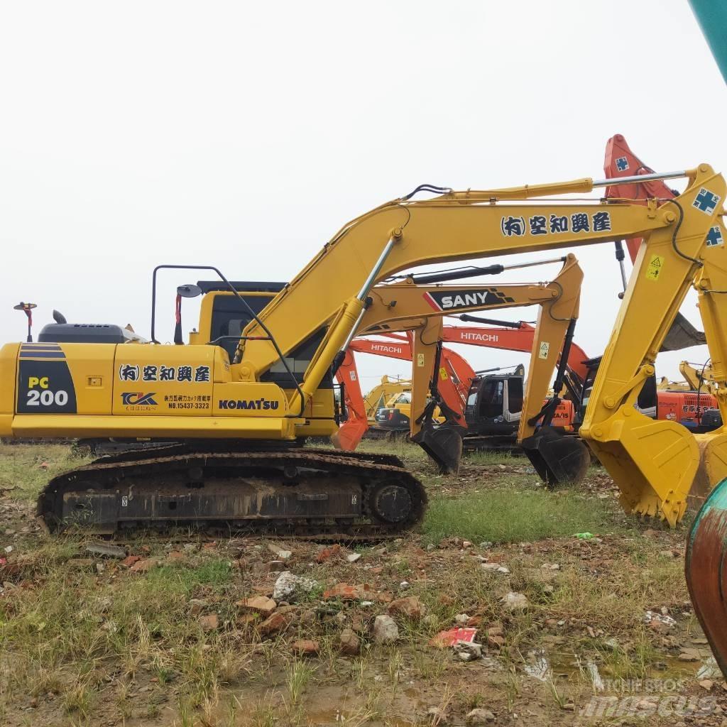 Komatsu PC200-8 Bageri gusjeničari