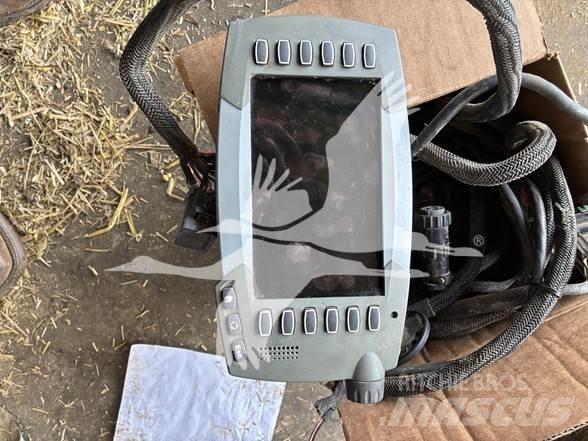 Agco 7430 Balirke za kockaste bale