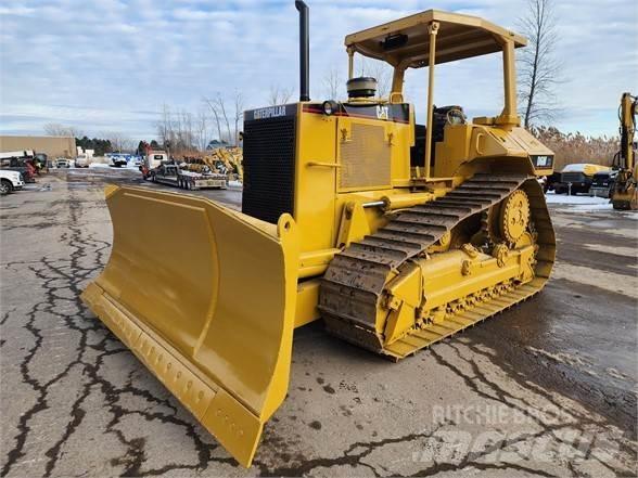CAT D6M XL Buldožeri gusjeničari