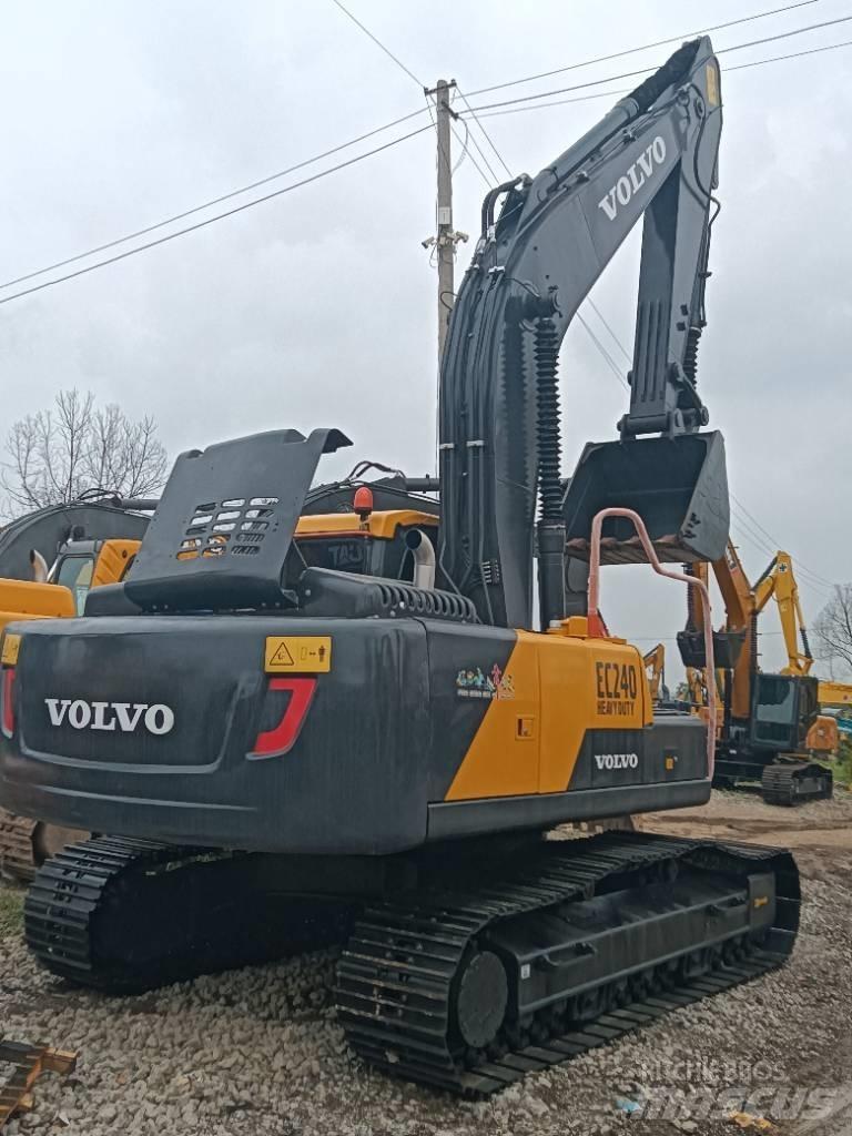 Volvo EC 240 Bageri gusjeničari
