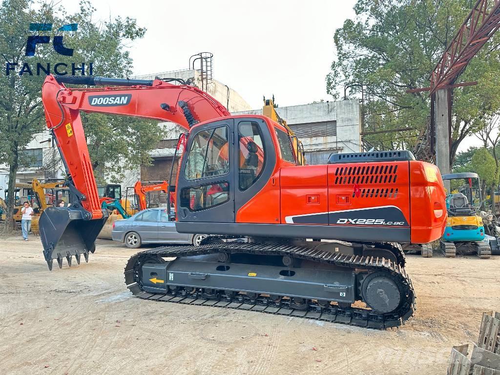 Doosan DX 225 LC Bageri gusjeničari