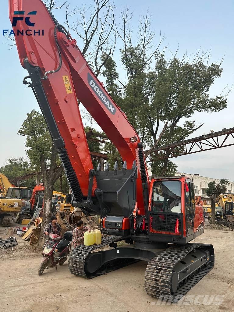 Doosan DX 225 LC Bageri gusjeničari
