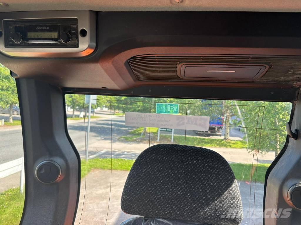 Doosan DX 57 W-5 Bageri na kotačima