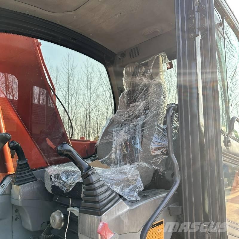 Doosan DX 140 Bageri gusjeničari