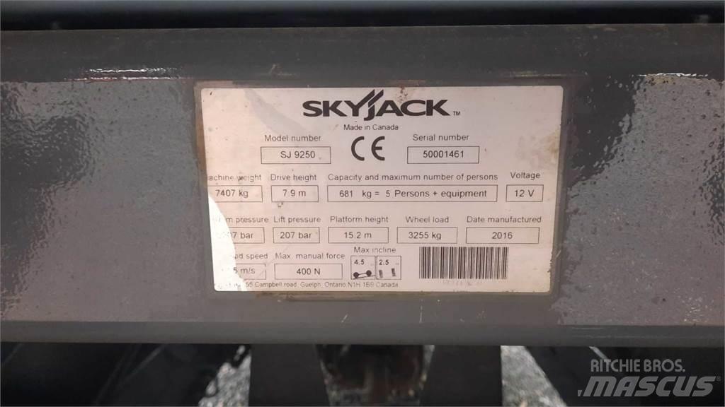 SkyJack 9250RT Škaraste platforme
