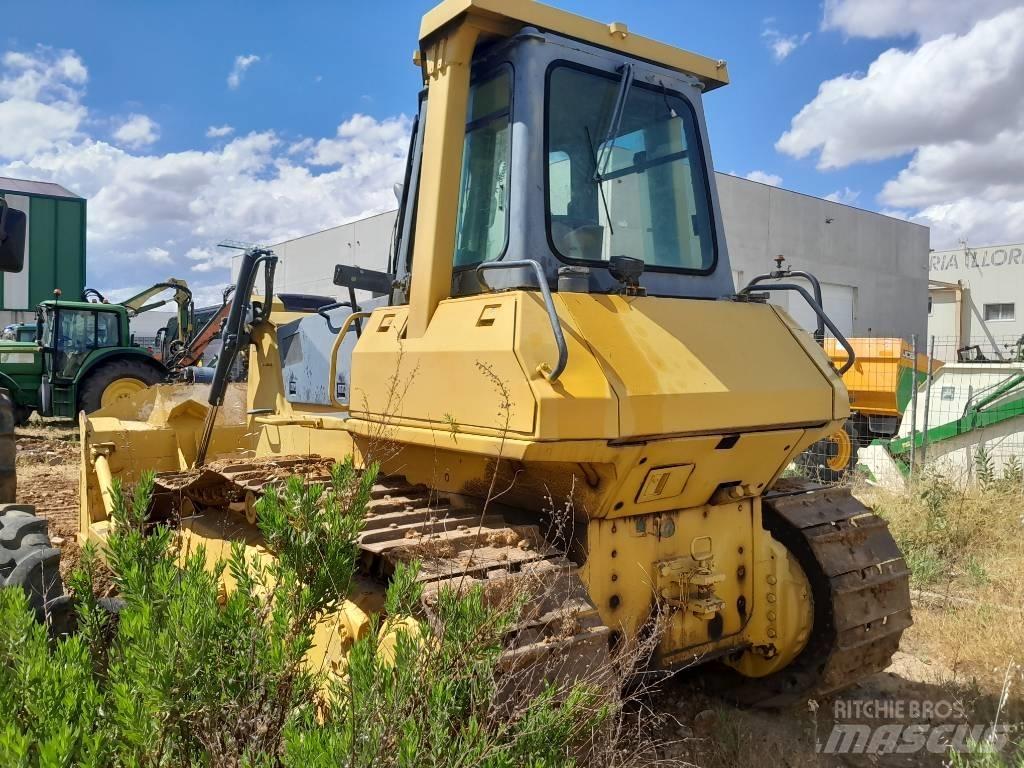 Komatsu D 65 E Buldožeri gusjeničari