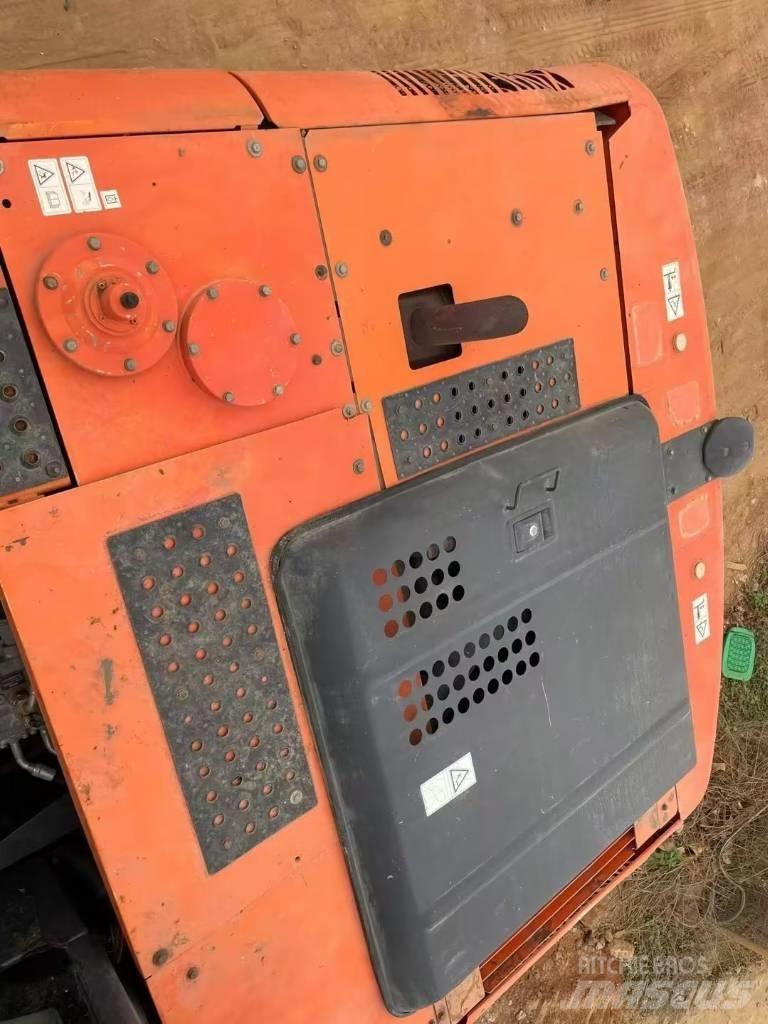 Hitachi ZX 200 Bageri gusjeničari