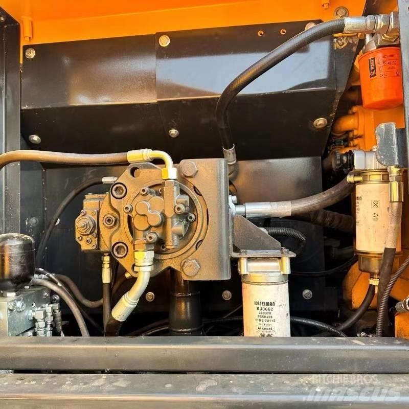 Hyundai R225 Bageri gusjeničari