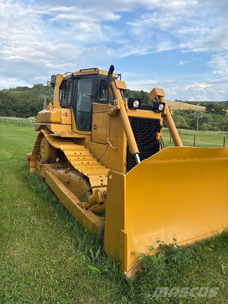 CAT D 6 R II Buldožeri gusjeničari
