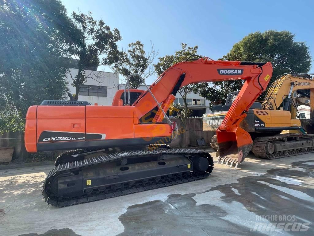 Doosan DX 225 LC Bageri gusjeničari