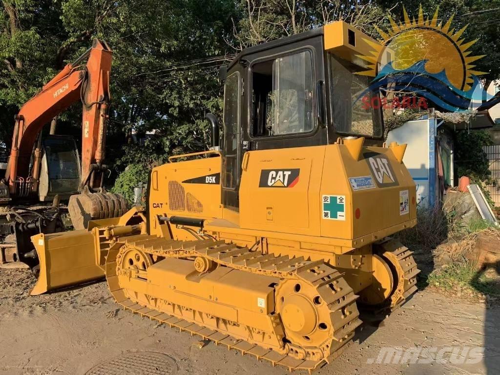 CAT D 5 K Buldožeri gusjeničari