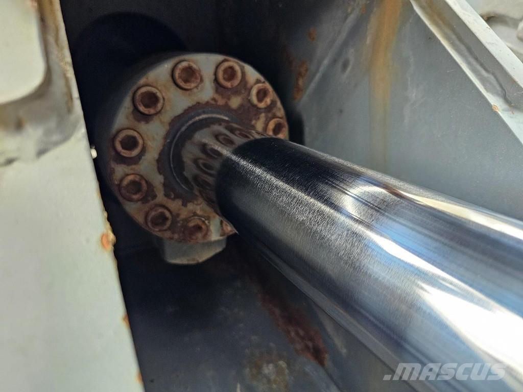 Terex TM350 Bageri za manipuliranje materijalom / otpadom