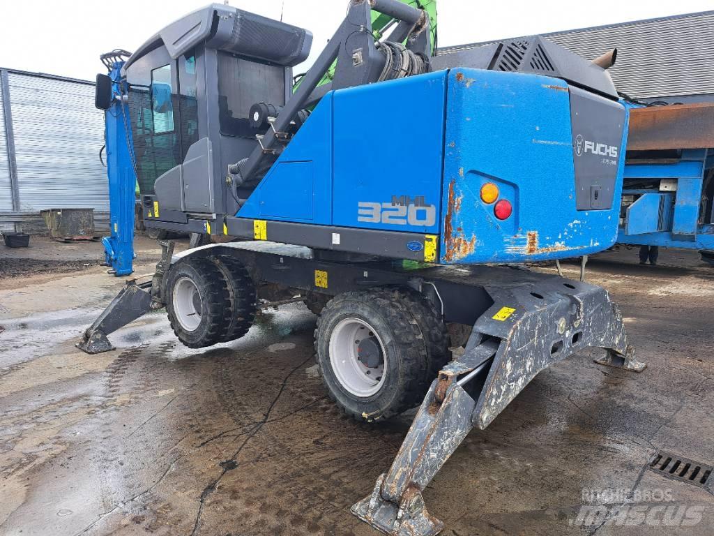Fuchs MHL320F Bageri za manipuliranje materijalom / otpadom
