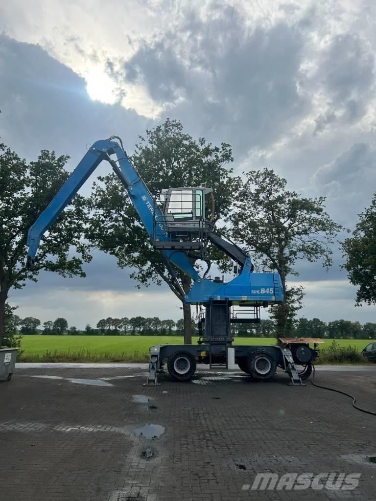Fuchs 845 Bageri za manipuliranje materijalom / otpadom