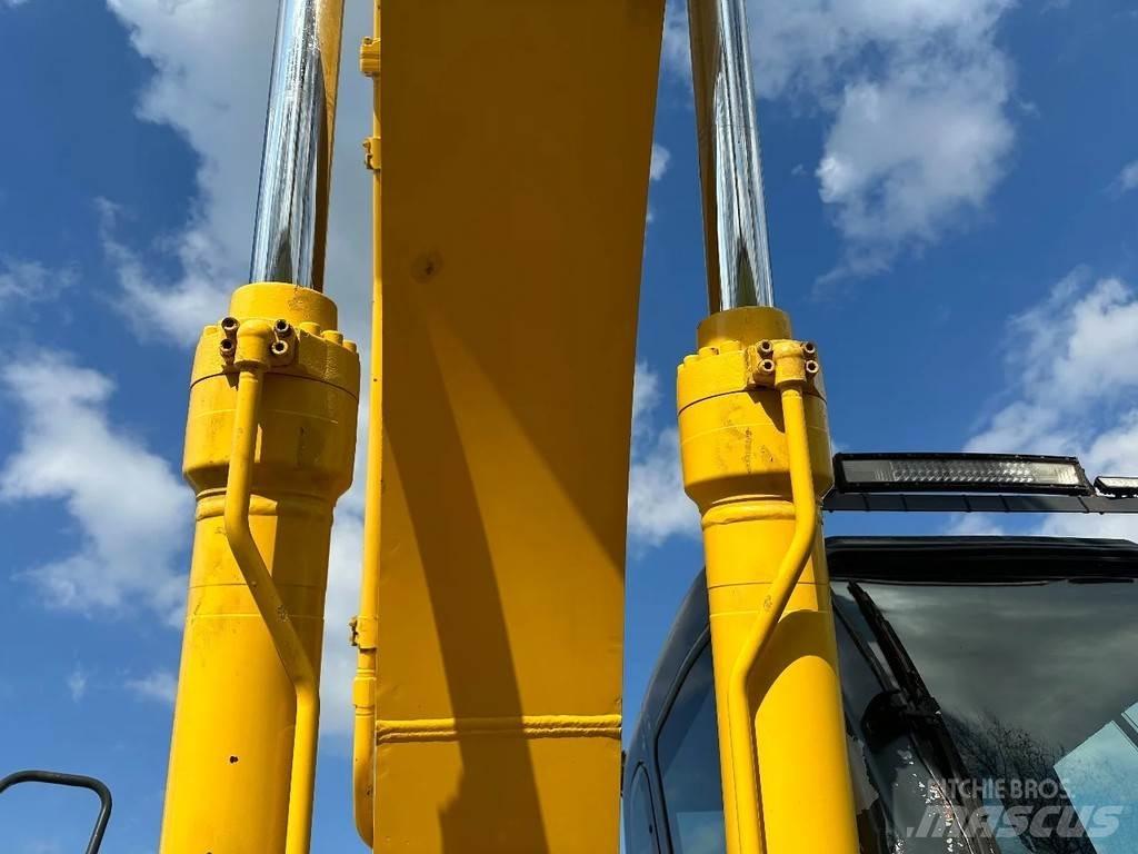 New Holland E215 Bageri gusjeničari
