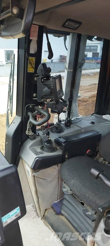 CAT D6N XL Buldožeri gusjeničari