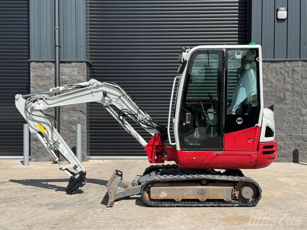 Takeuchi TB 230 Mini bageri <7t