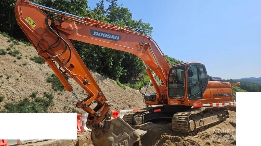 Doosan DX 300 LC Bageri gusjeničari