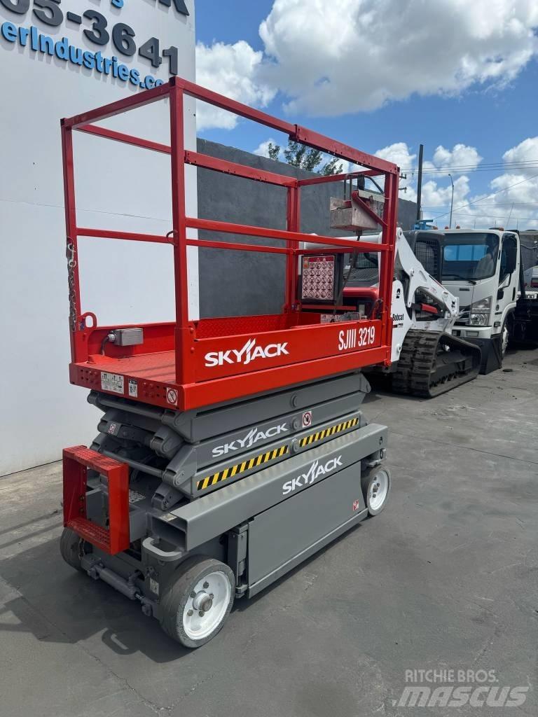 SkyJack SJ III 3219 Škaraste platforme