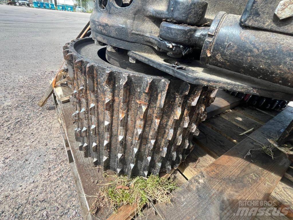 Komatsu S92 Glave za kombajne