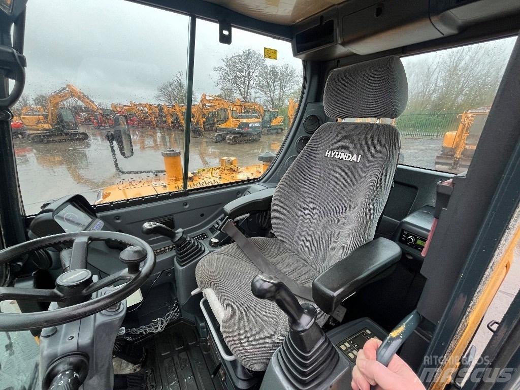 Hyundai R55W-9A Bageri na kotačima