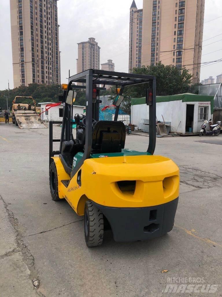 Komatsu FD30 Dizelski viličari