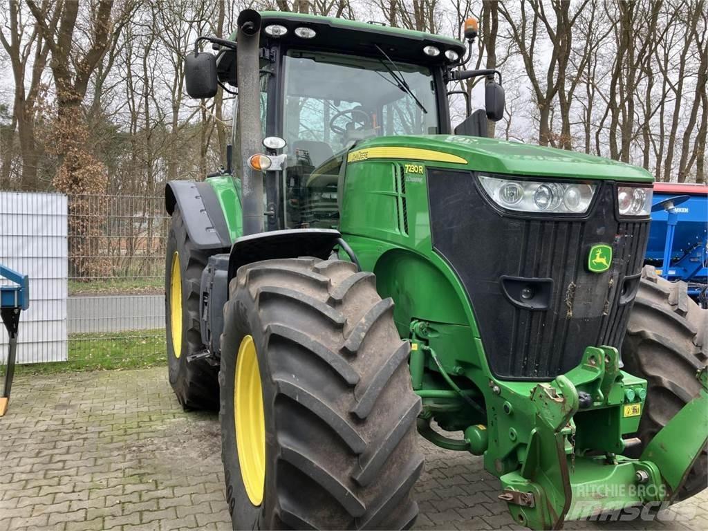 John Deere 7230R Traktori