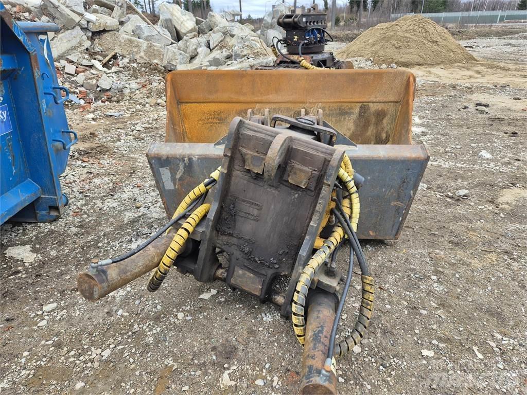CAT 320D LRR Bageri gusjeničari