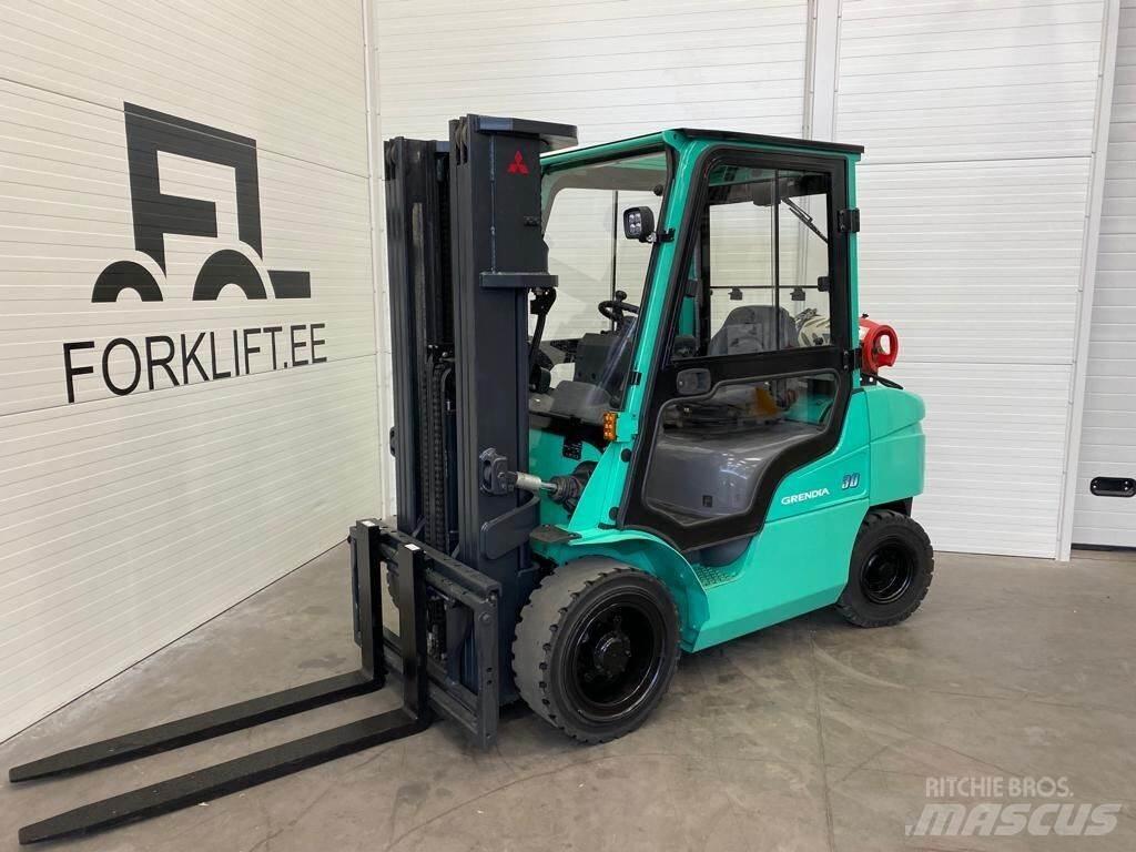 Mitsubishi FG30N Plinski viličari