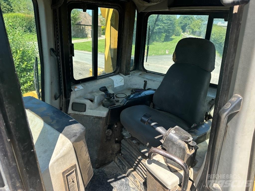 CAT D 6 T LGP Buldožeri gusjeničari