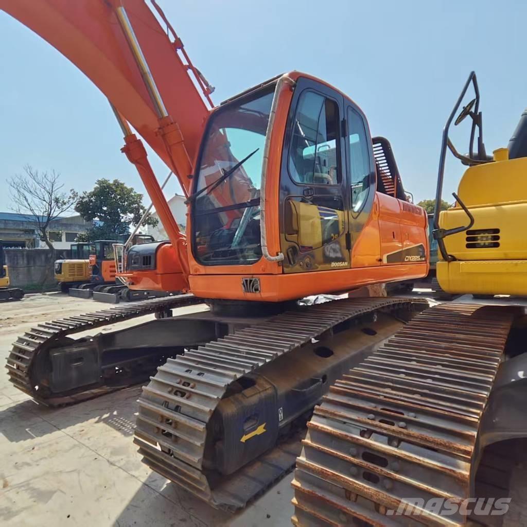 Doosan DX225LC-9C Bageri gusjeničari