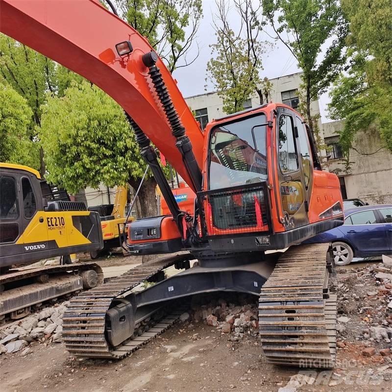 Doosan 225 LC Bageri gusjeničari
