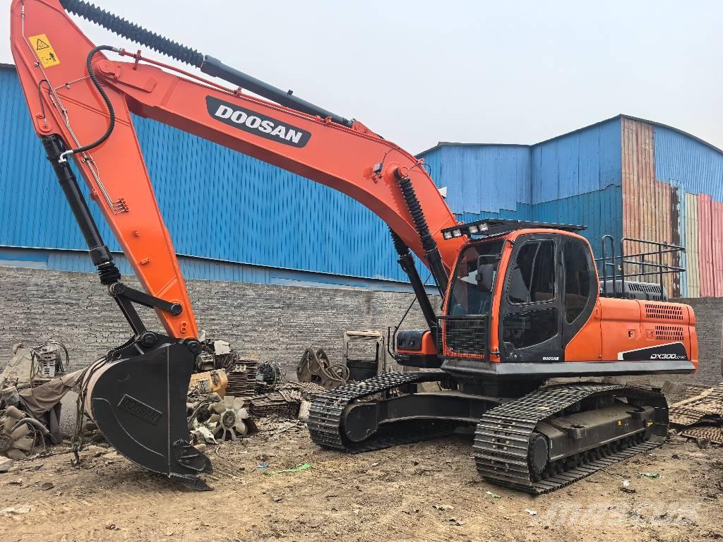 Doosan DX300 Bageri gusjeničari