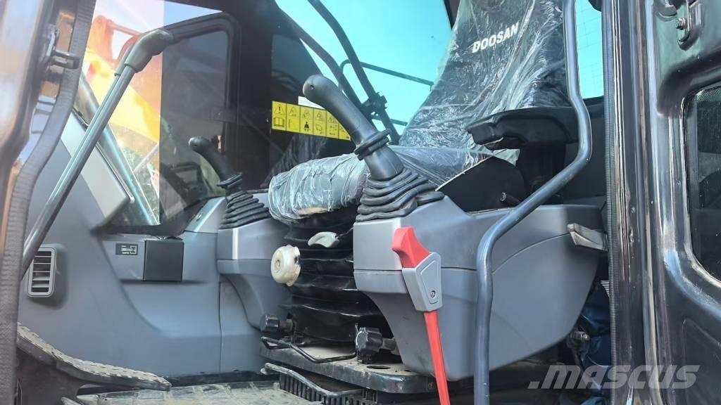 Doosan DX300 Bageri gusjeničari