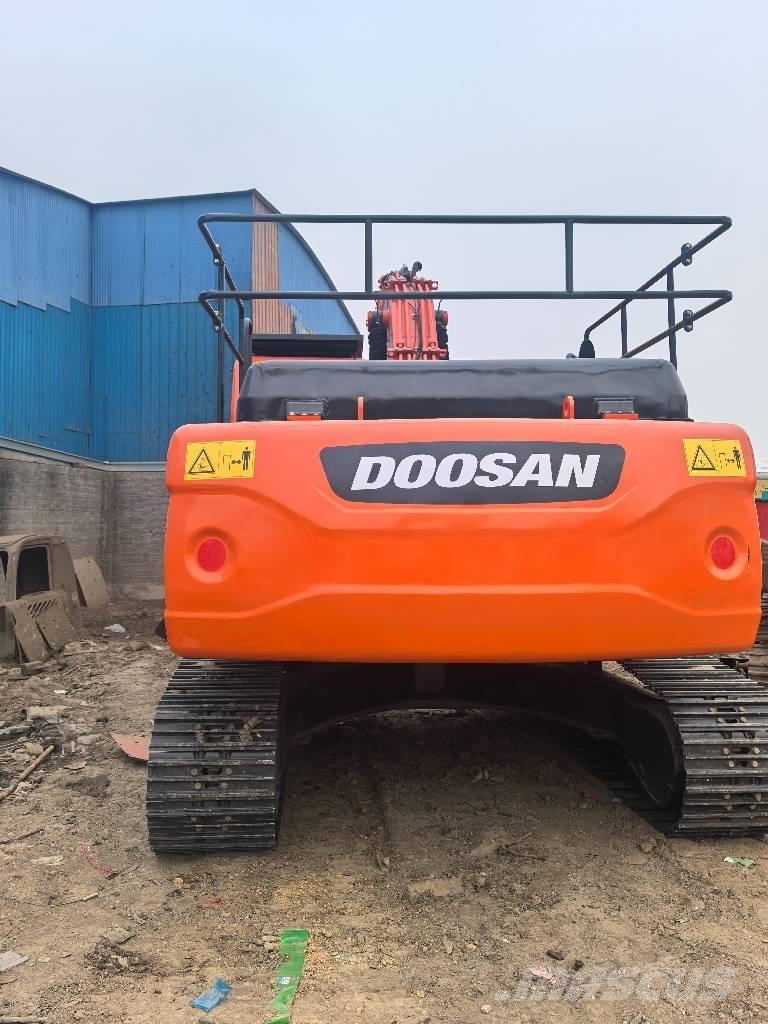 Doosan DX300 Bageri gusjeničari