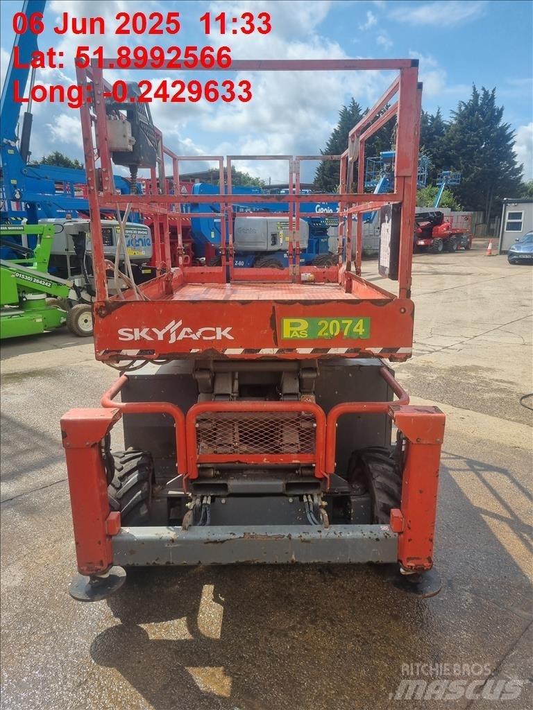 SkyJack SJ 6832 RT Škaraste platforme