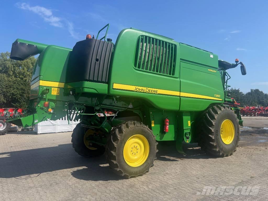 John Deere T 550 Kombajni