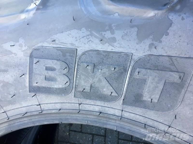 BKT 520/70 R 38 Gume, kotači i naplatci