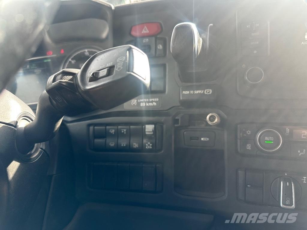 Scania P 370 6x2*4 Rol kiper kamioni s kukama za dizanje