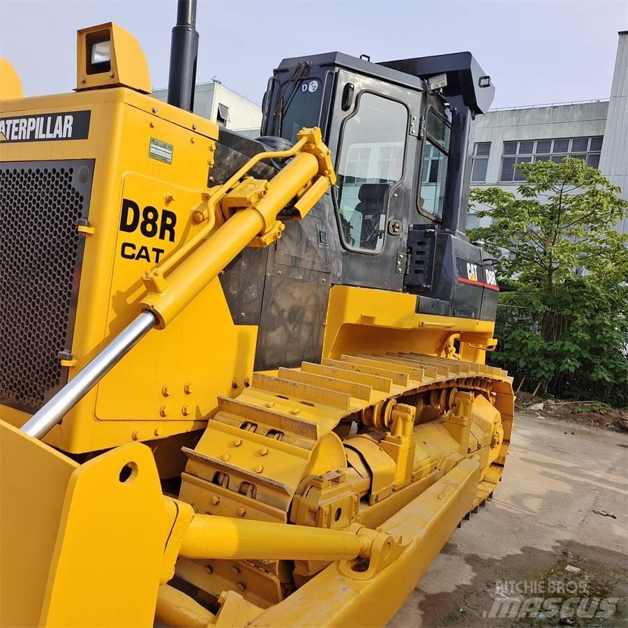 CAT D 8 R Buldožeri gusjeničari