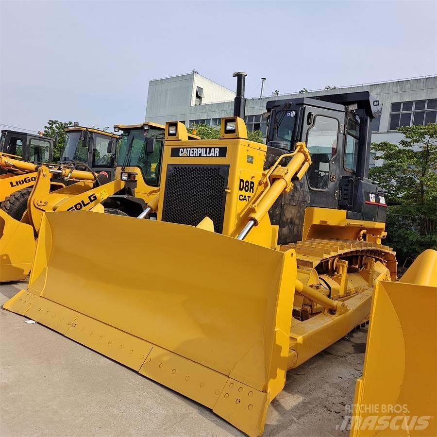 CAT D 8 R Buldožeri gusjeničari