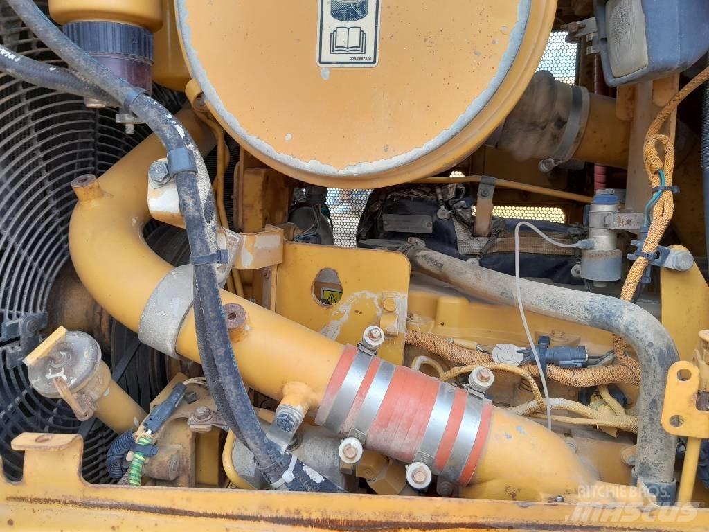 CAT D 6 R III Buldožeri gusjeničari