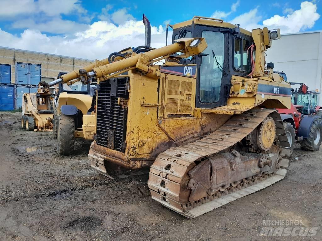 CAT D 6 R III Buldožeri gusjeničari
