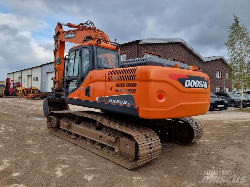 Doosan DX 225 LC-3 Bageri gusjeničari