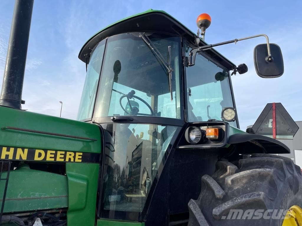 John Deere 4755 Traktori
