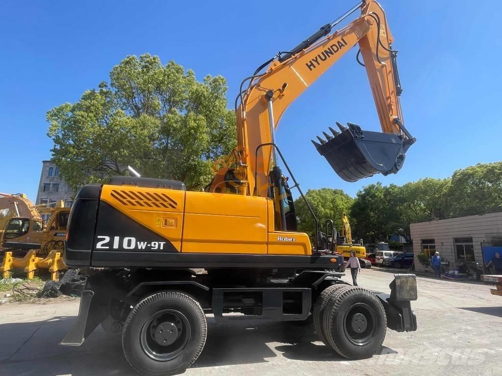 Hyundai 210W-9 Bageri na kotačima