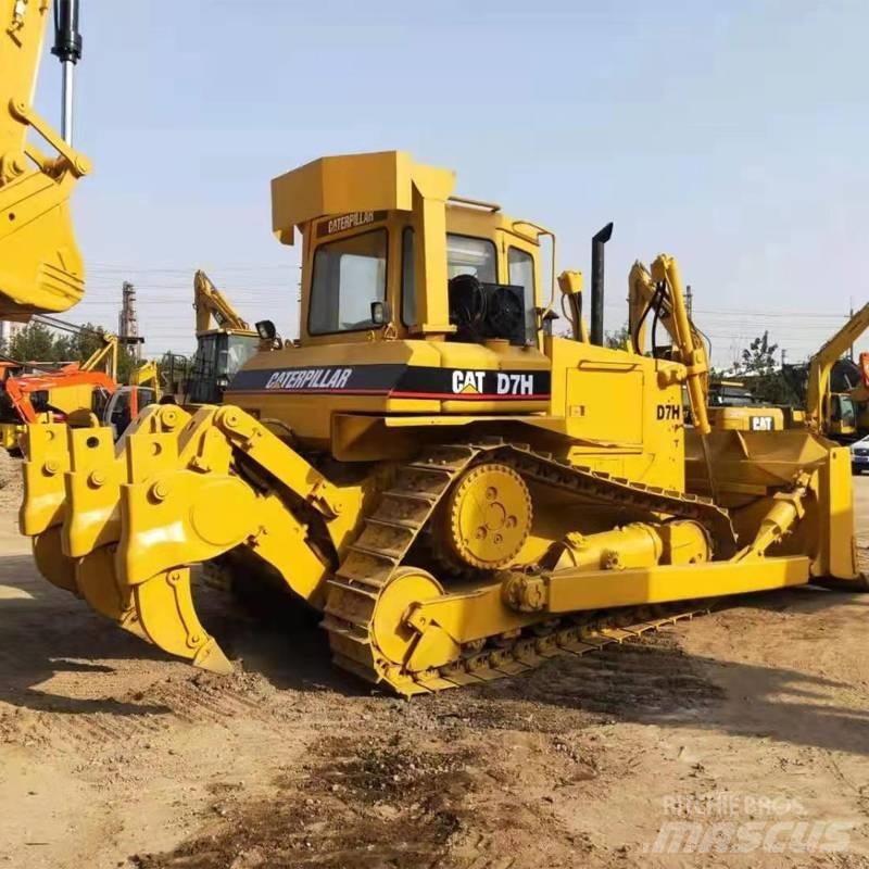 CAT D7H Buldožeri gusjeničari