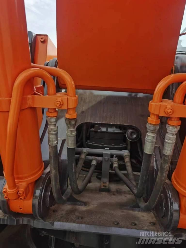 Hitachi ZX 240 Bageri gusjeničari