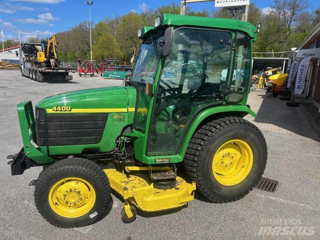 John Deere 4400 Kompaktni (mali) traktori